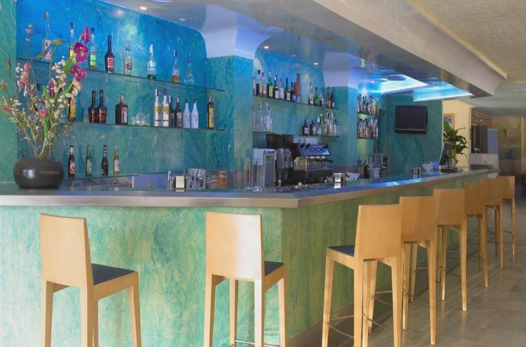¡Dos mares, un solo destino! Escápate a La Manga del Mar Menor - Aparthotel Londres