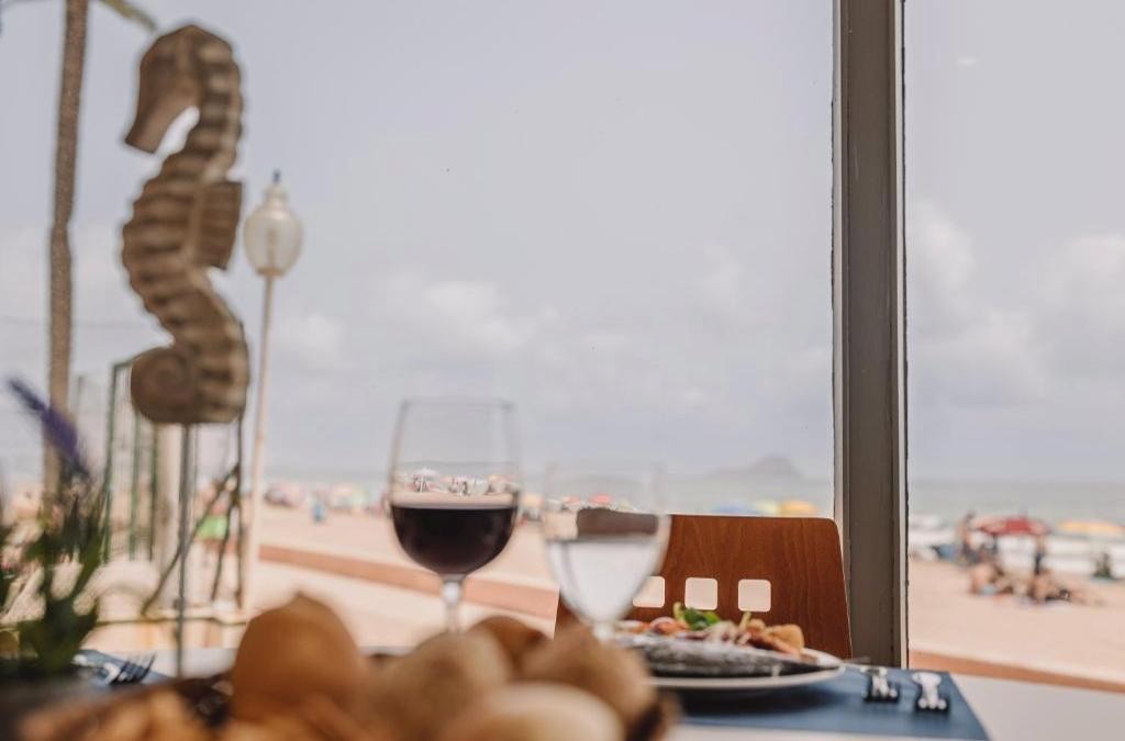 ¡Dos mares, un solo destino! Escápate a La Manga del Mar Menor - Aparthotel Londres