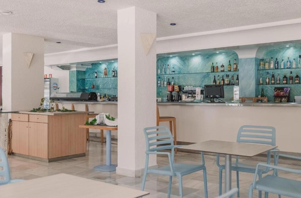 ¡Dos mares, un solo destino! Escápate a La Manga del Mar Menor - Aparthotel Londres