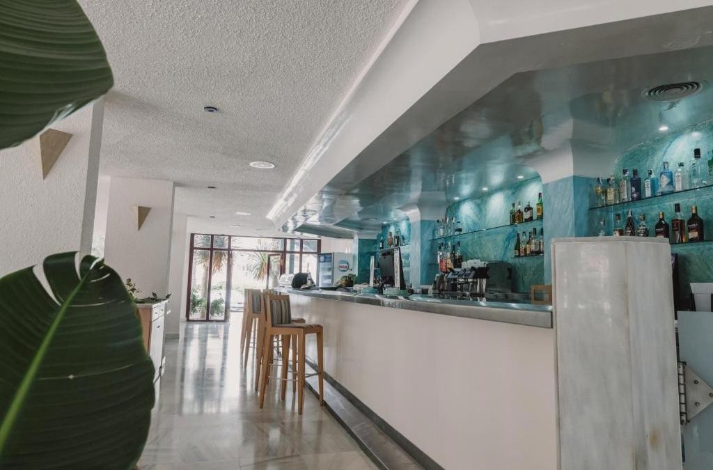¡Dos mares, un solo destino! Escápate a La Manga del Mar Menor - Aparthotel Londres