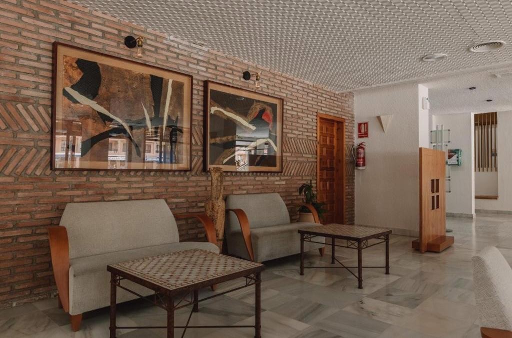 ¡Dos mares, un solo destino! Escápate a La Manga del Mar Menor - Aparthotel Londres