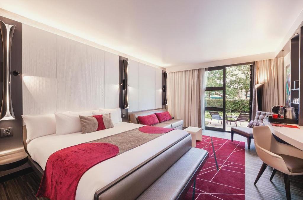 ¡Vive la magia de Disneyland® Paris! - Disney Hotel New York - The Art of Marvel