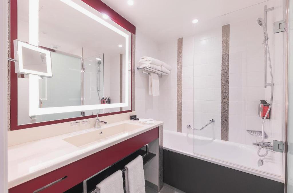 ¡Vive la magia de Disneyland® Paris! - Disney Hotel New York - The Art of Marvel