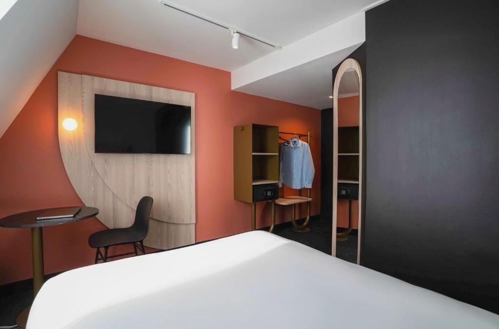 ¡París, la ciudad del amor! ¿Te vienes a descubrirla? - Hôtel Ibis Styles Paris Porte De Versailles Mairie d'Issy