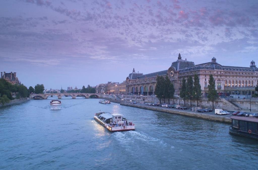 ¡París, la ciudad del amor! ¿Te vienes a descubrirla? - Hôtel Ibis Styles Paris Porte De Versailles Mairie d'Issy