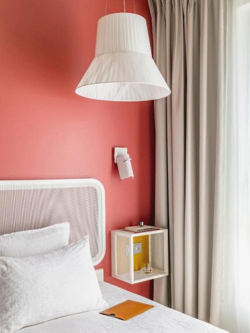 Un paseo por la magia de París en un hotel 4* de lujo - Okko Hotels Paris La Défense