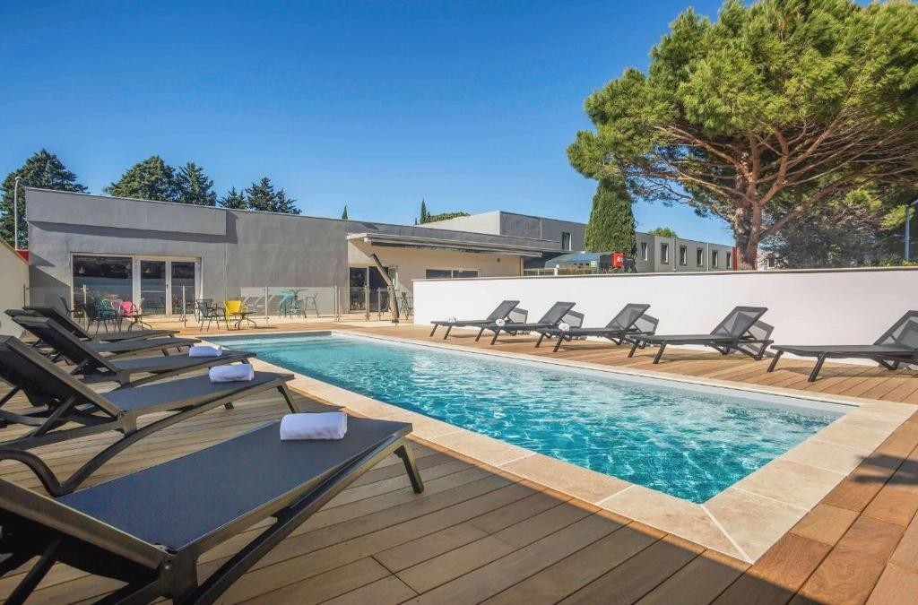 Amanece entre murallas: tu próxima aventura histórica en Carcasona - Hôtel ibis Carcassonne Est La Cité