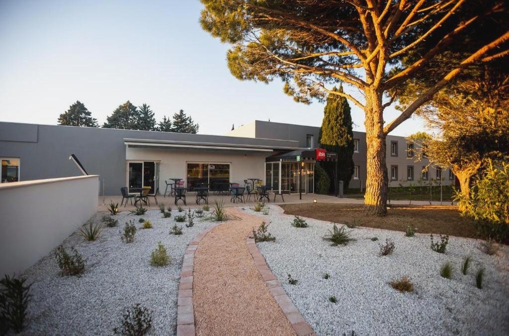Amanece entre murallas: tu próxima aventura histórica en Carcasona - Hôtel ibis Carcassonne Est La Cité