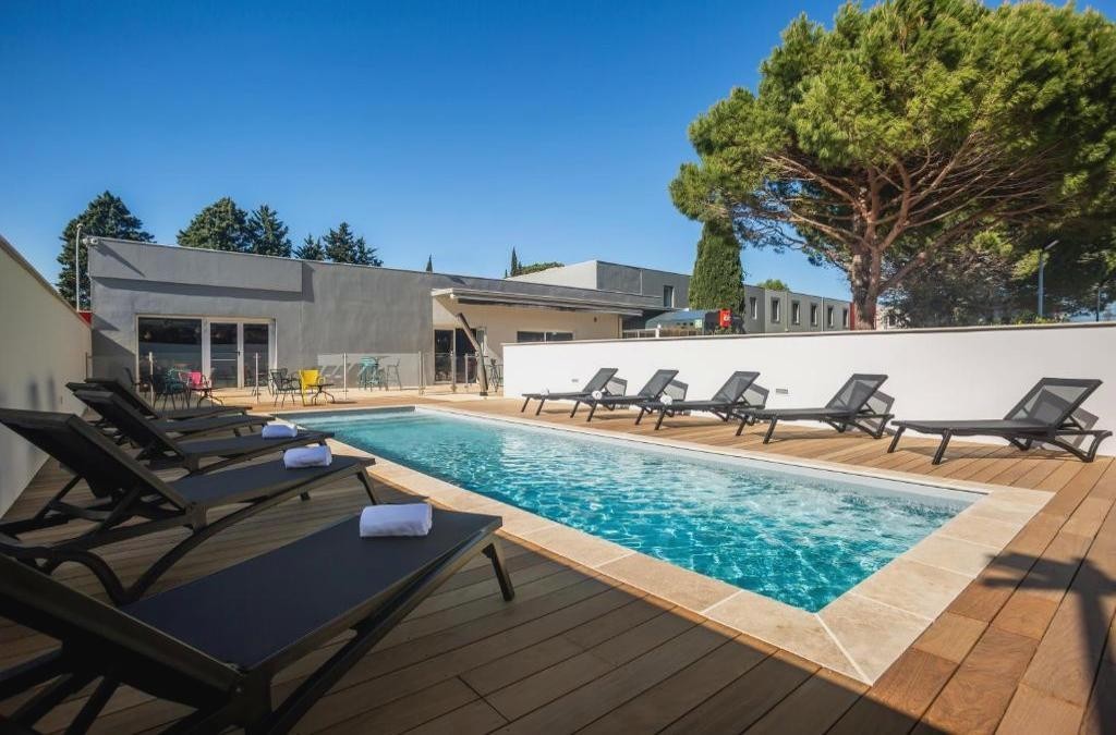 Amanece entre murallas: tu próxima aventura histórica en Carcasona - Hôtel ibis Carcassonne Est La Cité