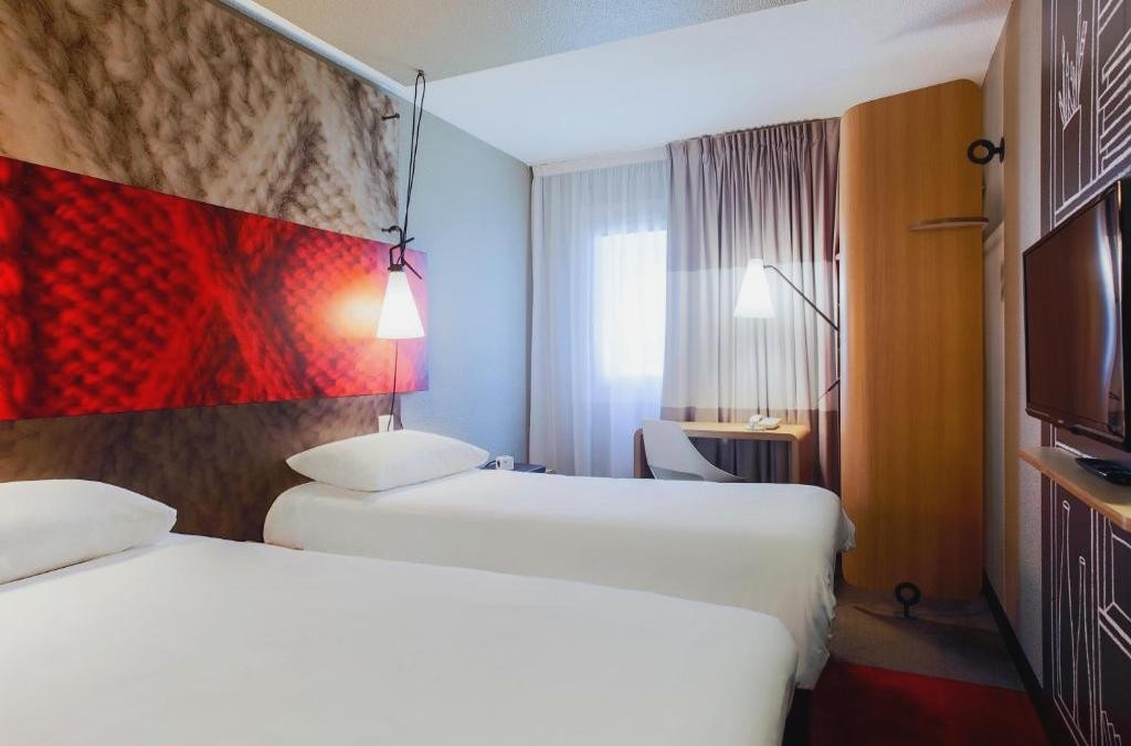 Amanece entre murallas: tu próxima aventura histórica en Carcasona - Hôtel ibis Carcassonne Est La Cité