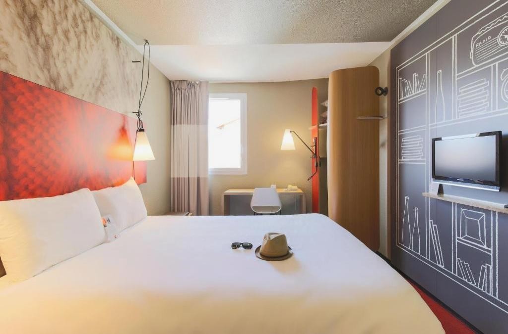 Amanece entre murallas: tu próxima aventura histórica en Carcasona - Hôtel ibis Carcassonne Est La Cité