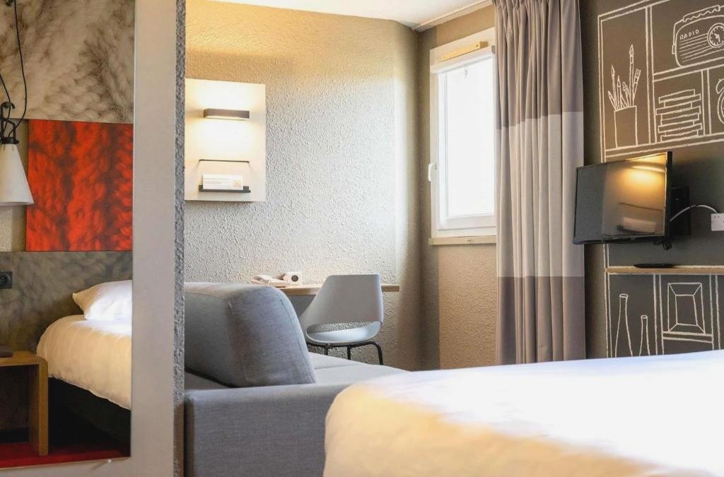 Amanece entre murallas: tu próxima aventura histórica en Carcasona - Hôtel ibis Carcassonne Est La Cité