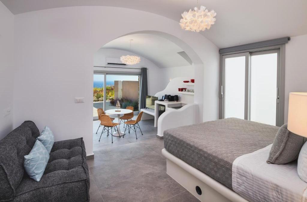 Felicity Cave Suites