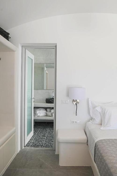 Felicity Cave Suites