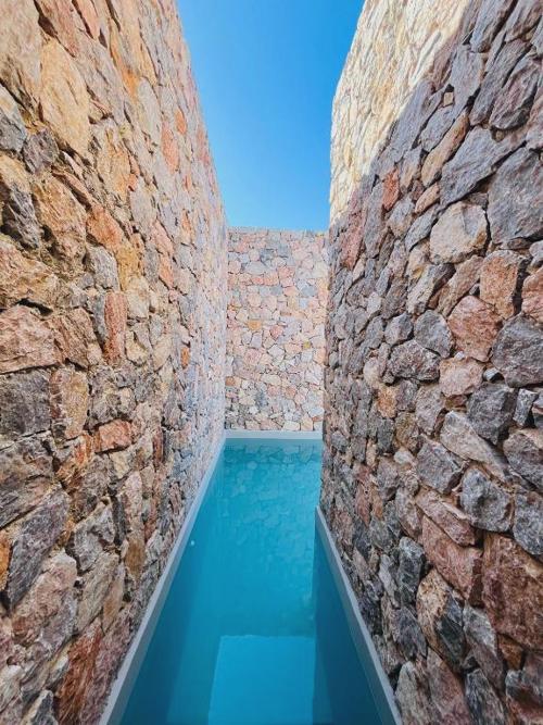 Felicity Cave Suites