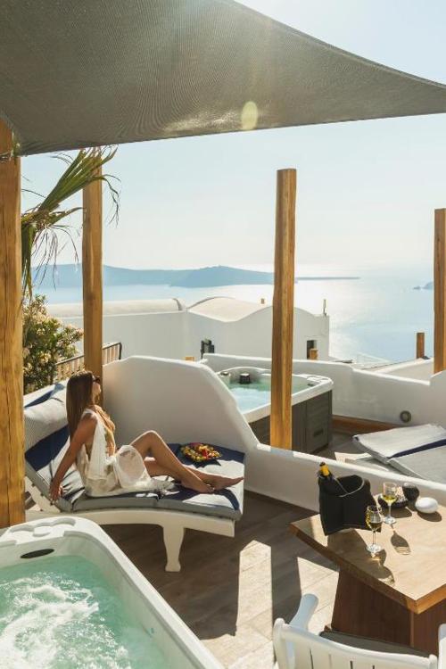 Amaze Suites