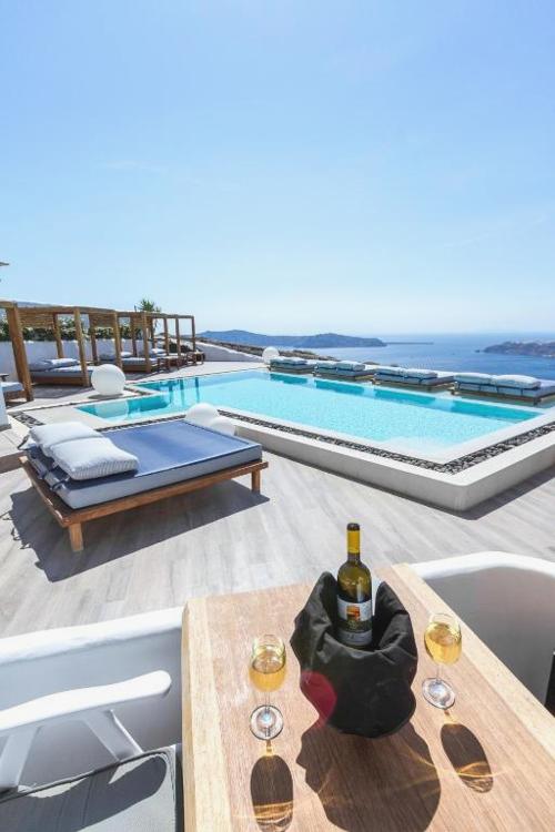 Amaze Suites