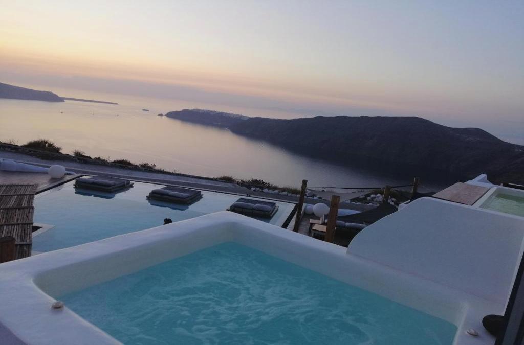 Amaze Suites