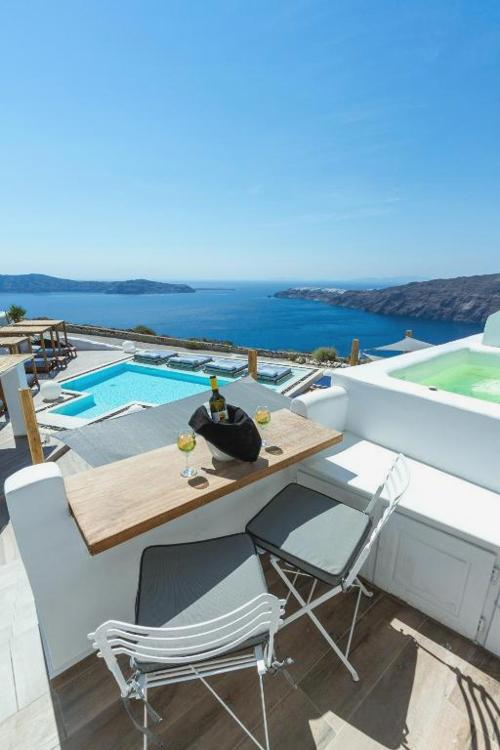 Amaze Suites
