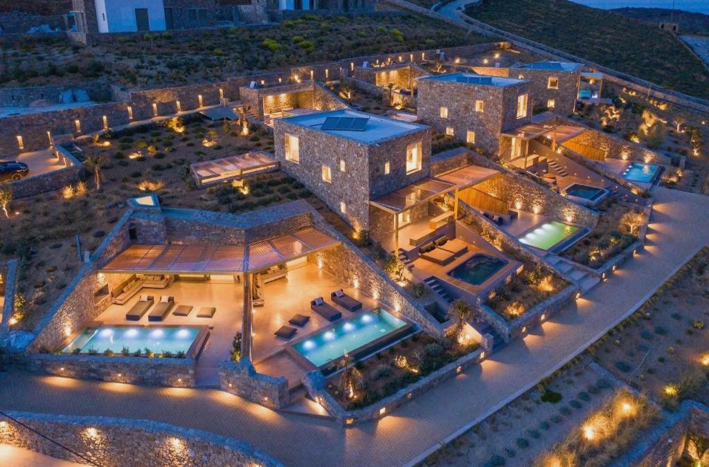 ¡Exclusividad en Mykonos! Relájate en una suit con piscina privada