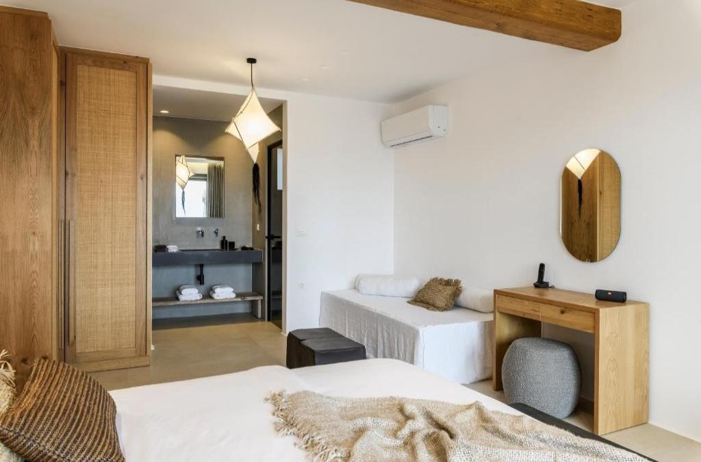 ¡Exclusividad en Mykonos! Relájate en una suite con jacuzzi