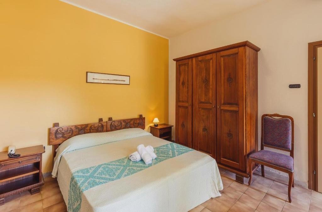 Cerdeña lista para disfrutar: ferry incluido, hotel 4* en Bosa y coche GRATIS
