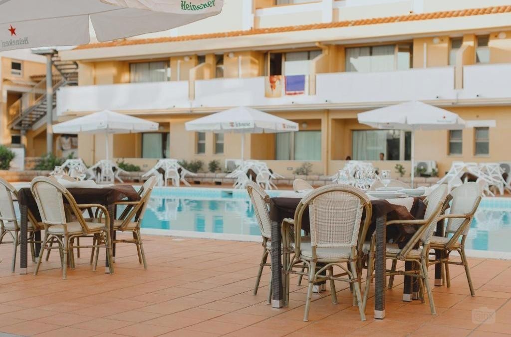 Cerdeña lista para disfrutar: ferry incluido, hotel 4* en Bosa y coche GRATIS