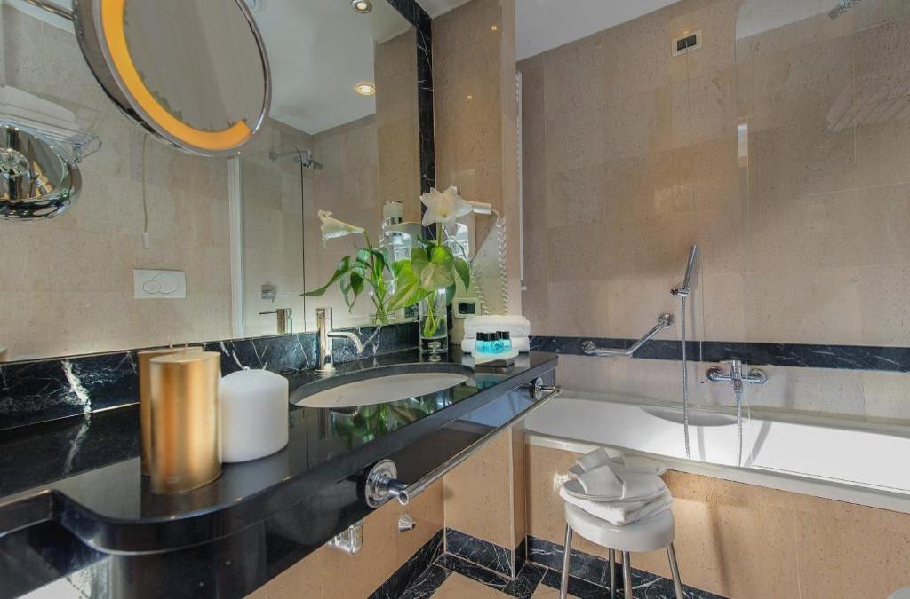 BLACK FRIDAY: Roma te enamorará: hotel 4* y habitación superior - Cardinal Hotel St. Peter