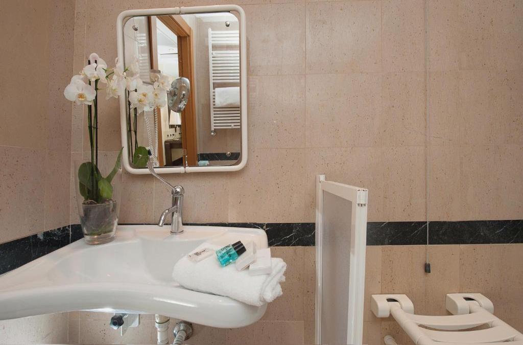 BLACK FRIDAY: Roma te enamorará: hotel 4* y habitación superior - Cardinal Hotel St. Peter