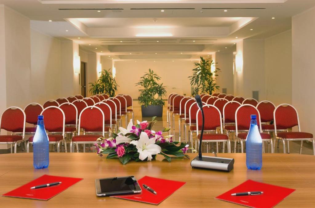 BLACK FRIDAY: Roma te enamorará: hotel 4* y habitación superior - Cardinal Hotel St. Peter