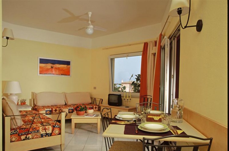 Apartamentos Calarossa Village