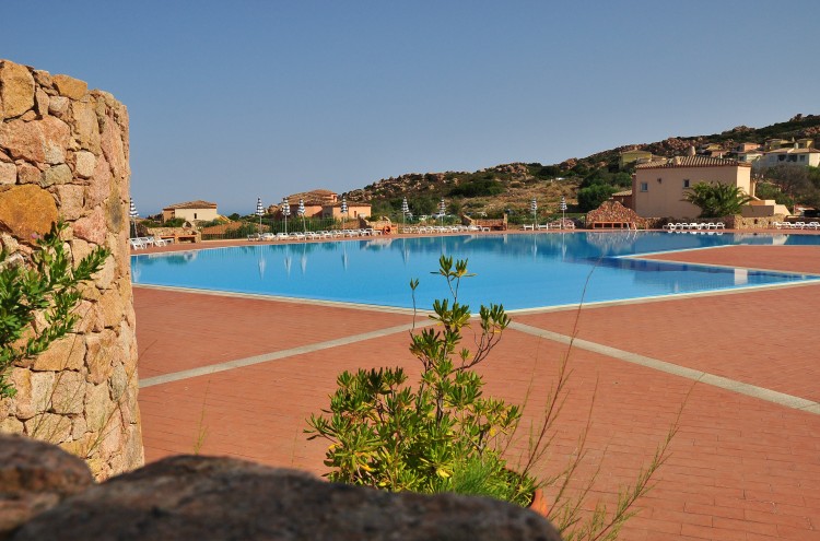 Apartamentos Calarossa Village