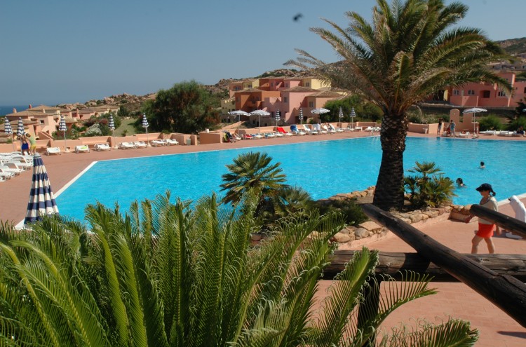 Apartamentos Calarossa Village