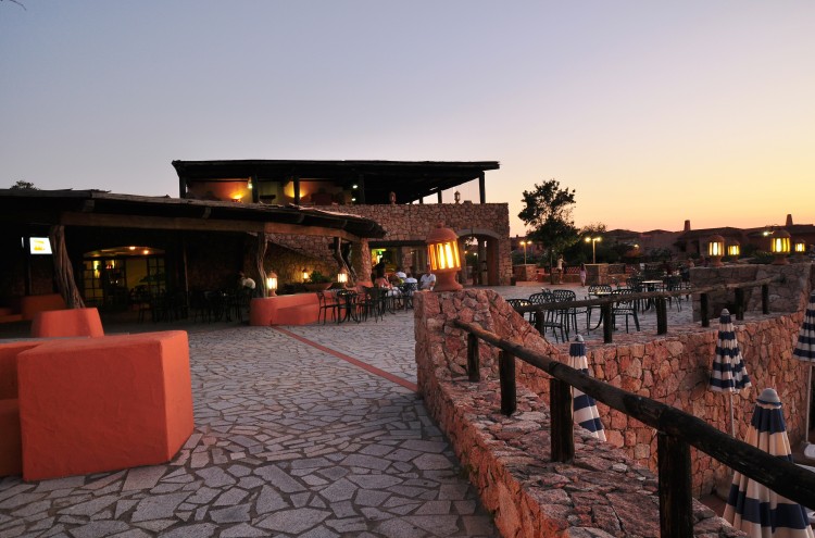 Apartamentos Calarossa Village