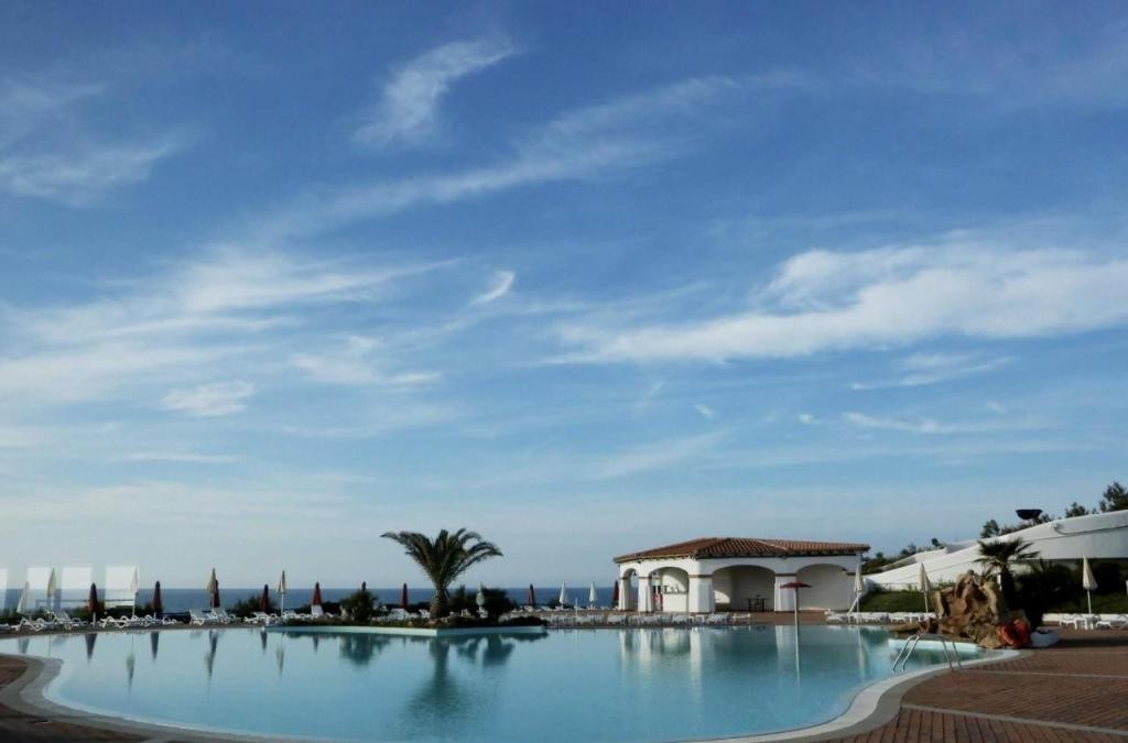 Verano en Cerdeña: resort 4* frente al mar, ¡con ferry incluido!