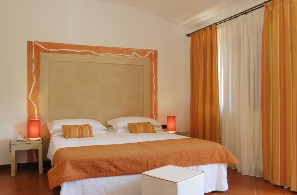 ¡Oportunidad única! Vacaciones en Cerdeña en hotel 4* con Media Pensión y barco incluido