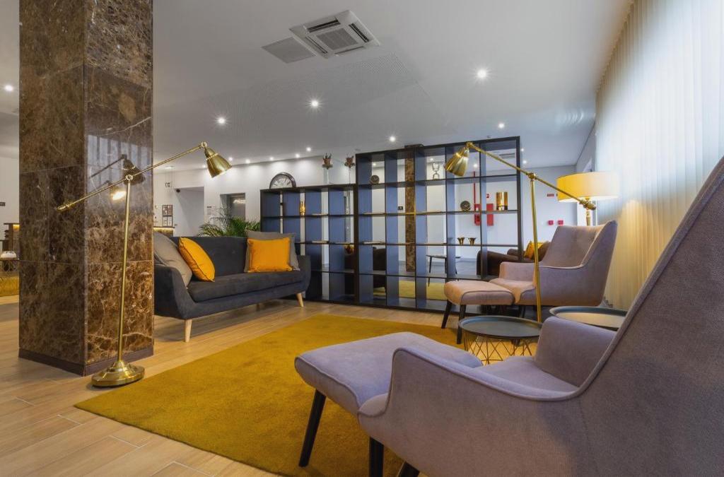 Descubre Aveiro desde la colorida ciudad de Águeda en hotel 4*