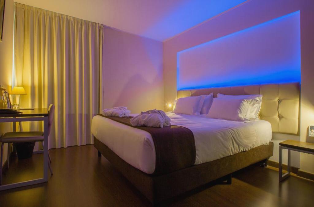 Descubre Aveiro desde la colorida ciudad de Águeda en hotel 4*