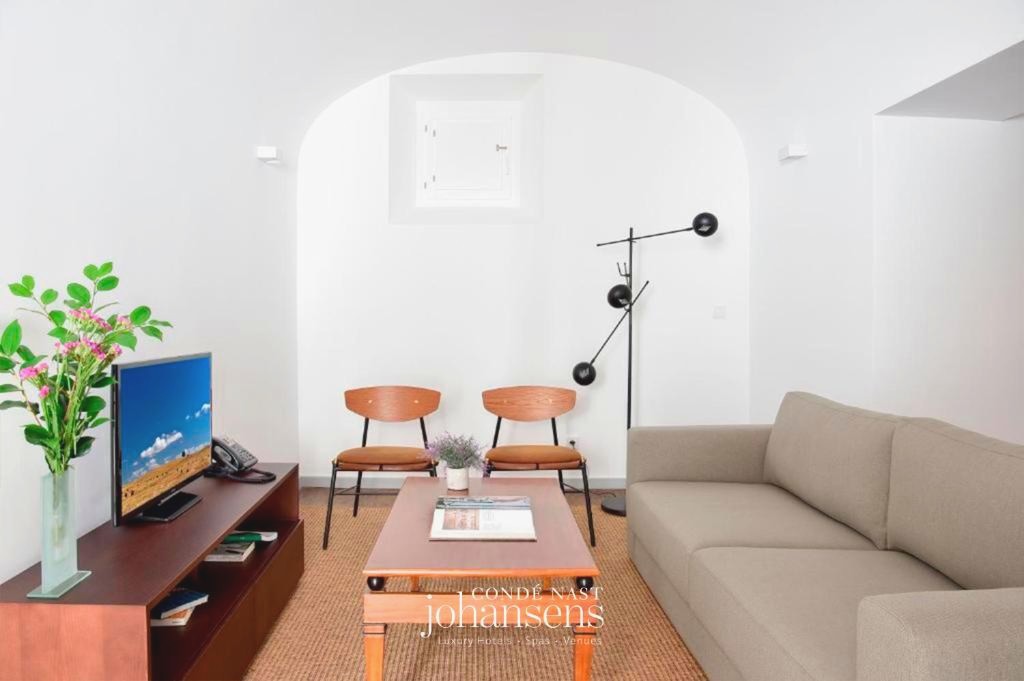 Descubre Évora: la joya del Alentejo en Portugal - Noble House Essence Évora - by Unlock Hotels