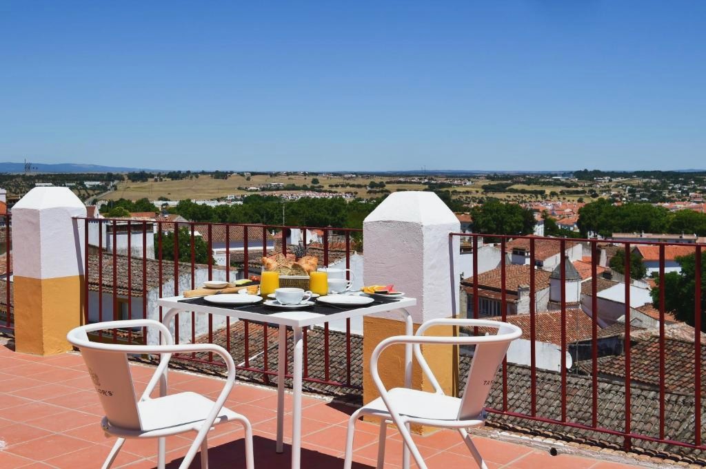 Descubre Évora: la joya del Alentejo en Portugal - Noble House Essence Évora - by Unlock Hotels
