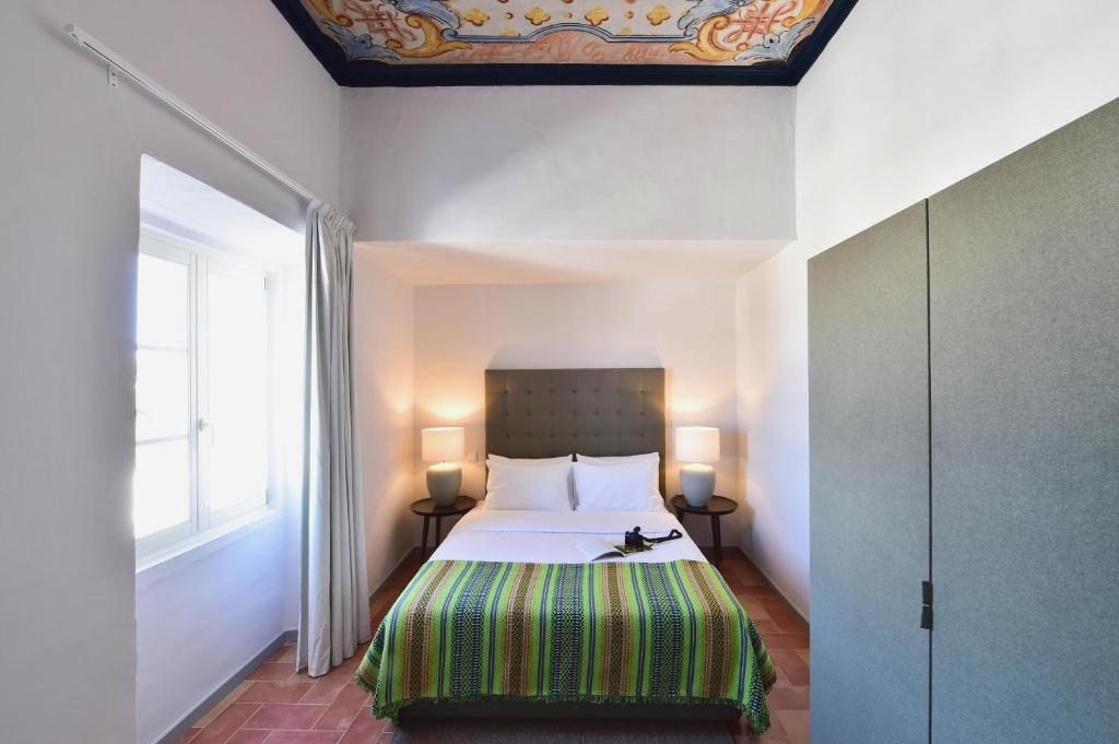 Descubre Évora: la joya del Alentejo en Portugal - Noble House Essence Évora - by Unlock Hotels