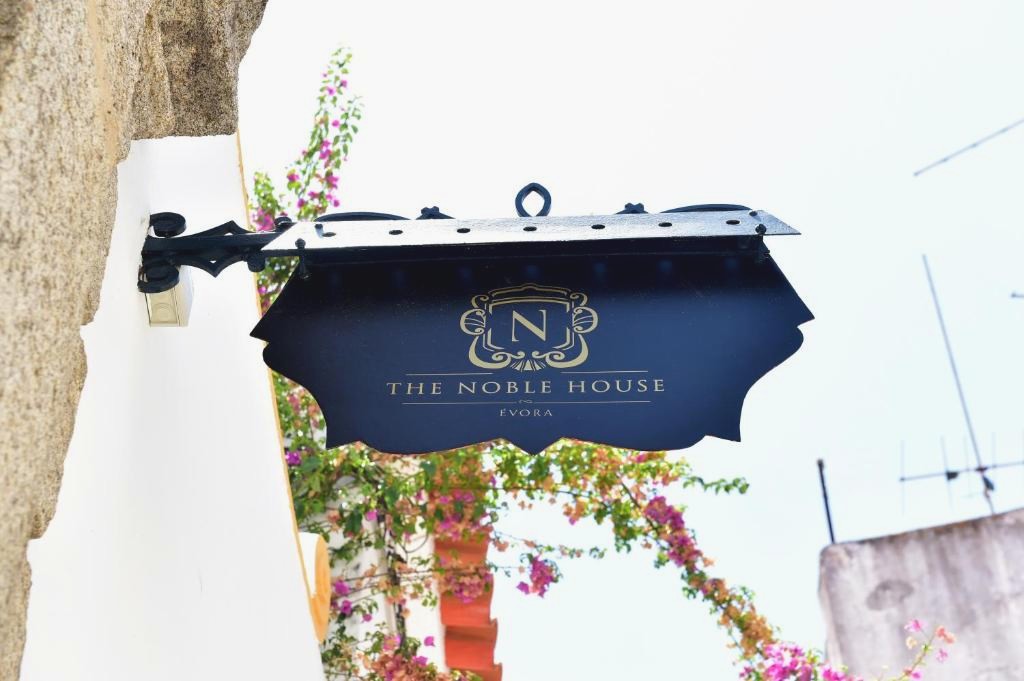 Descubre Évora: la joya del Alentejo en Portugal - Noble House Essence Évora - by Unlock Hotels