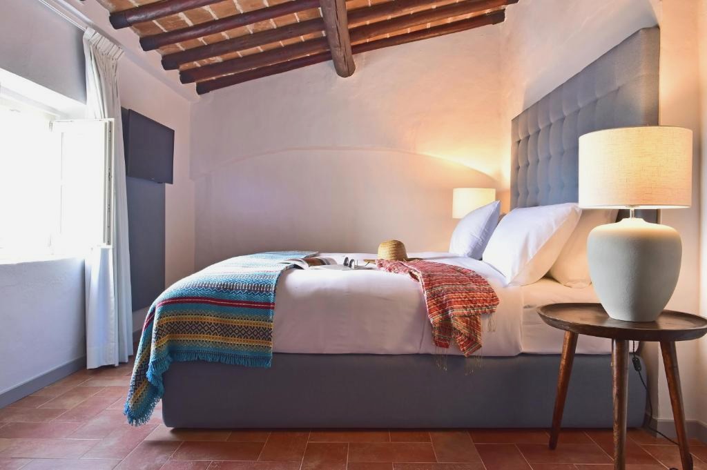 Descubre Évora: la joya del Alentejo en Portugal - Noble House Essence Évora - by Unlock Hotels