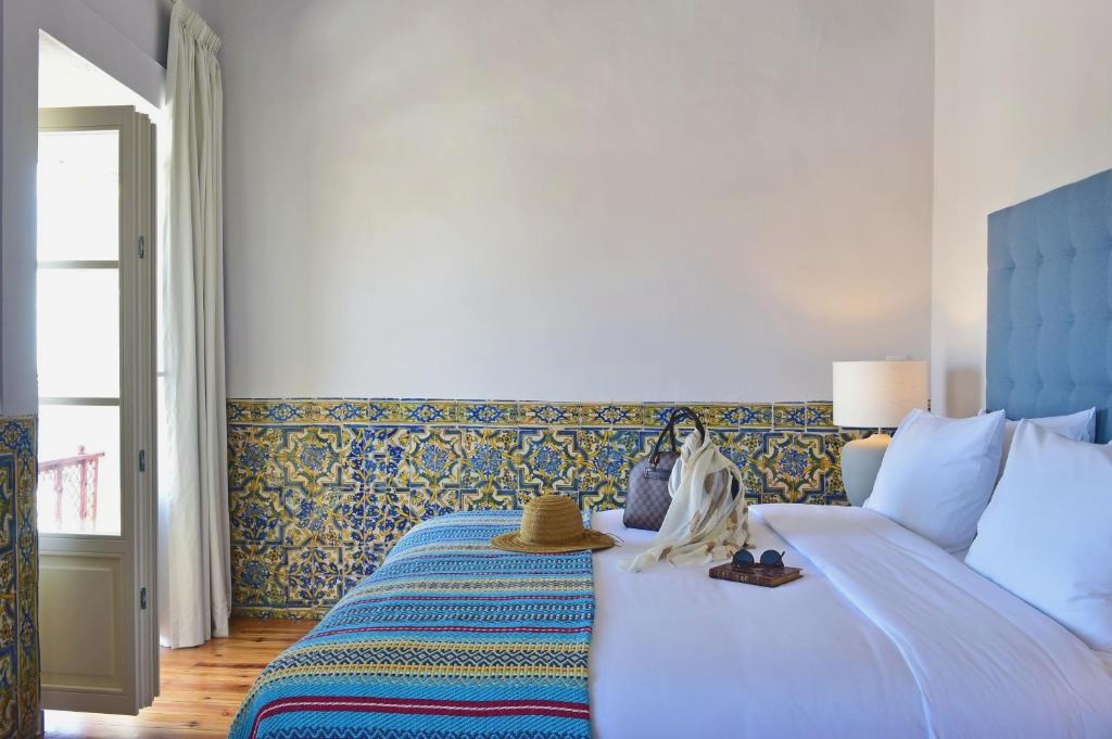 Descubre Évora: la joya del Alentejo en Portugal - Noble House Essence Évora - by Unlock Hotels