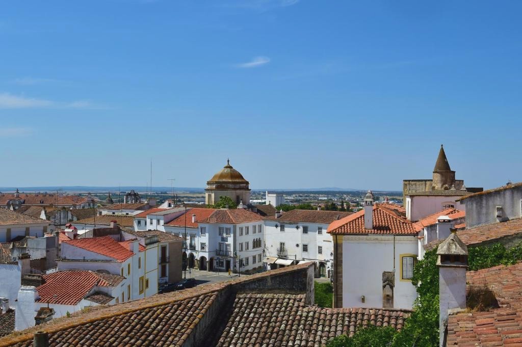 Descubre Évora: la joya del Alentejo en Portugal - Noble House Essence Évora - by Unlock Hotels