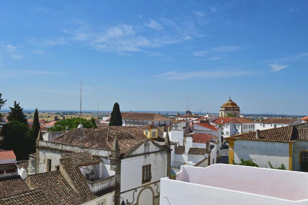 Descubre Évora: la joya del Alentejo en Portugal - Noble House Essence Évora - by Unlock Hotels