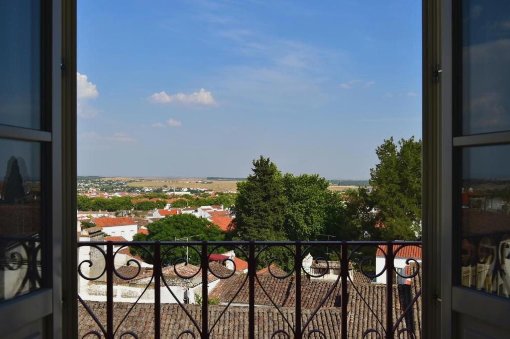 Descubre Évora: la joya del Alentejo en Portugal - Noble House Essence Évora - by Unlock Hotels