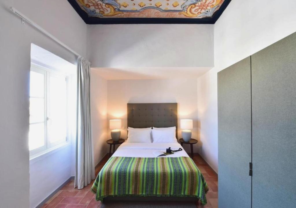 Descubre Évora: la joya del Alentejo en Portugal - Noble House Essence Évora - by Unlock Hotels