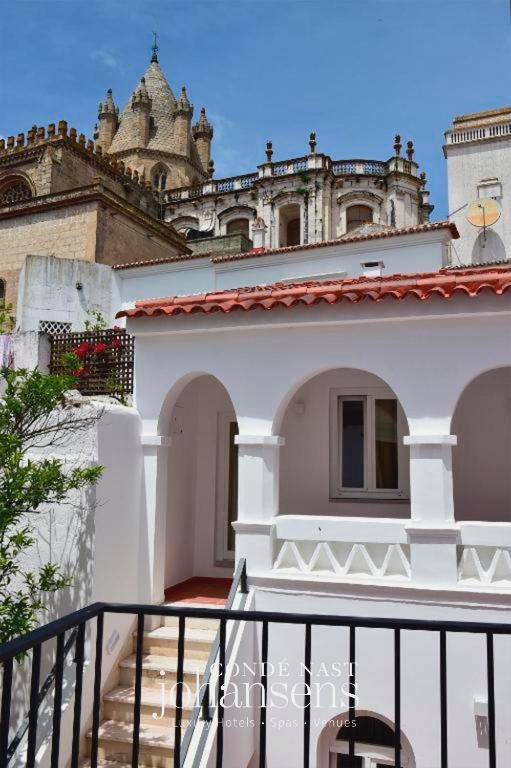 Descubre Évora: la joya del Alentejo en Portugal - Noble House Essence Évora - by Unlock Hotels