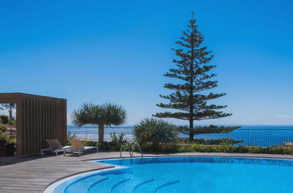 Aventura y relax en Madeira: disfruta en un hotel 4*